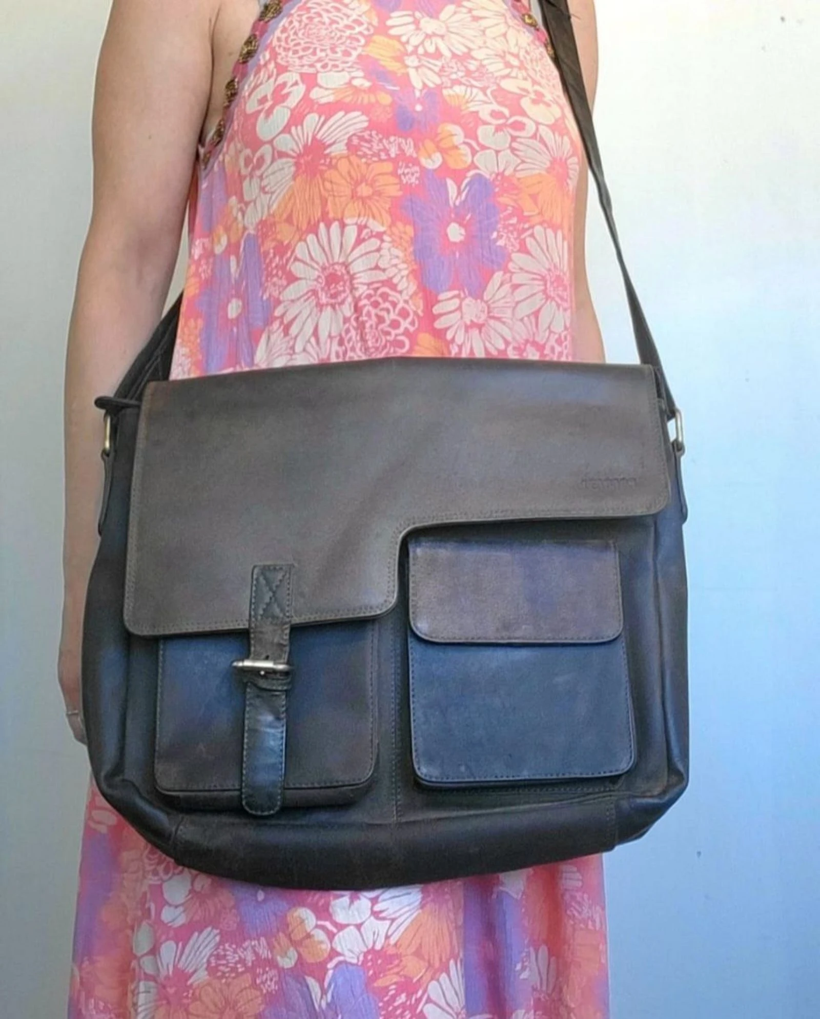 LEABAGS Leather Messenger Bag Vintage Retro Style 2000s – photo 2